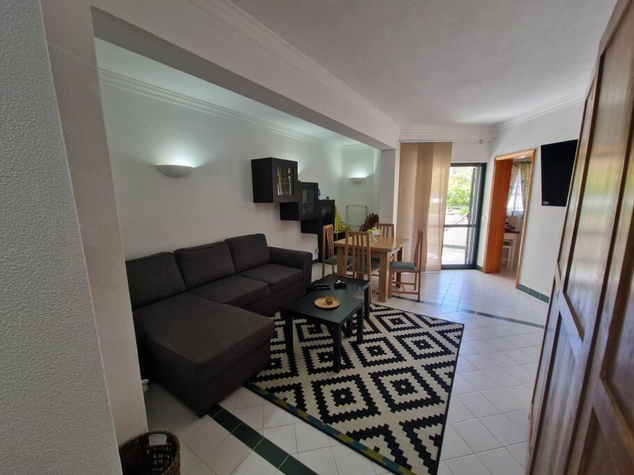 Charming Beachside Apartment- The Perfect Getaway! アルブフェイラ エクステリア 写真