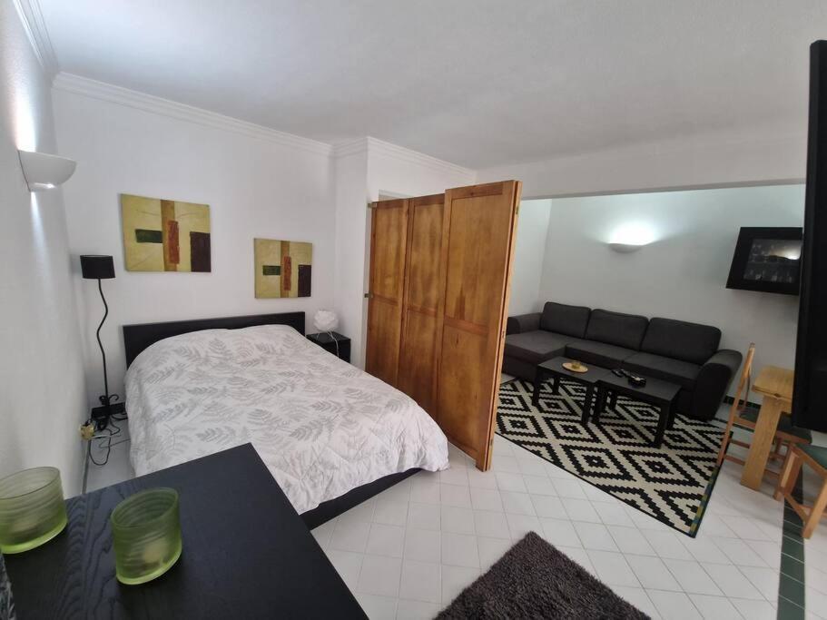 Charming Beachside Apartment- The Perfect Getaway! アルブフェイラ エクステリア 写真
