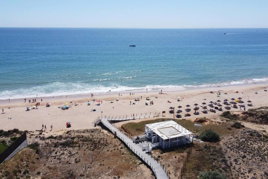 Charming Beachside Apartment- The Perfect Getaway! アルブフェイラ エクステリア 写真
